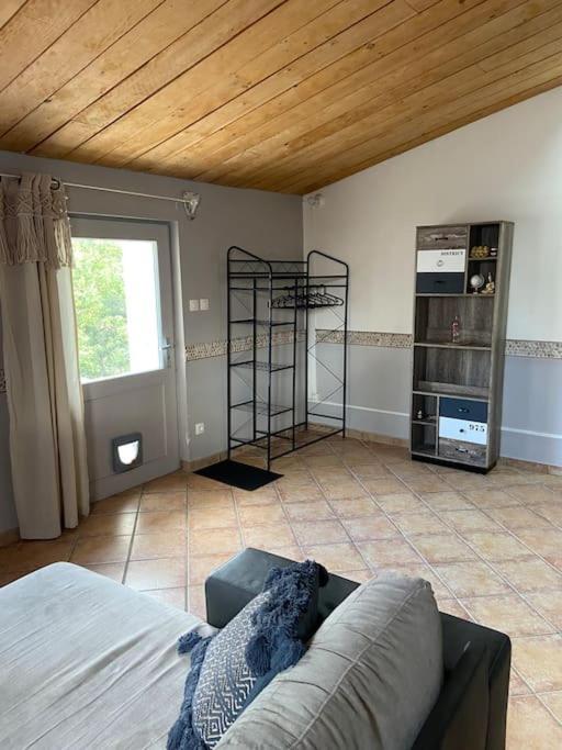 Gite A La Ferme Avec Jacuzzi Et Sauna Villefloure 外观 照片