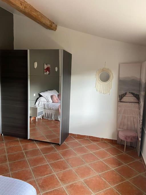 Gite A La Ferme Avec Jacuzzi Et Sauna Villefloure 外观 照片